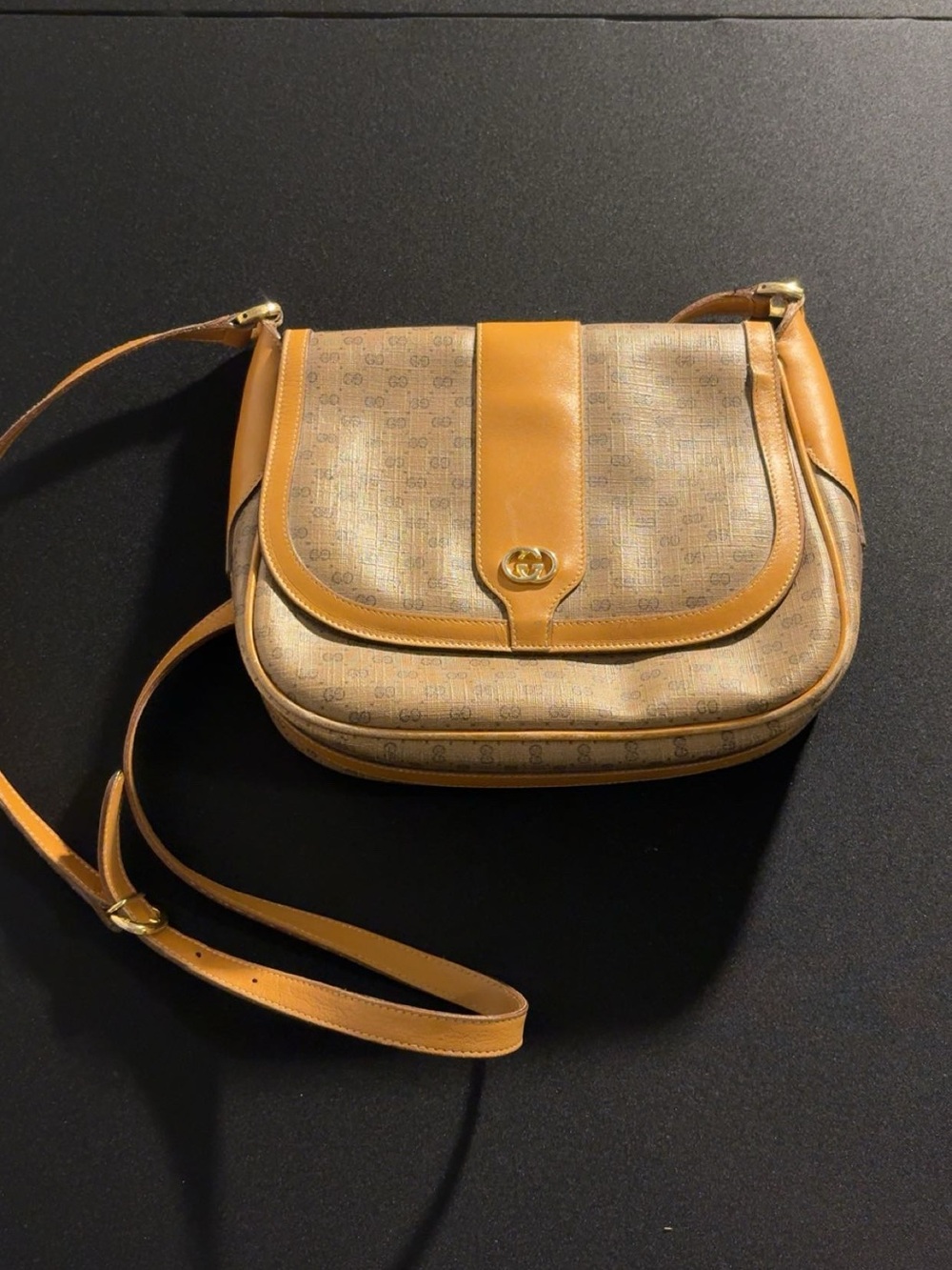 Vintage Y2K Gucci Hertiage Handbag